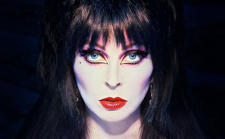 Elvira, Mistress Of The Dark, At Comic Con 2016